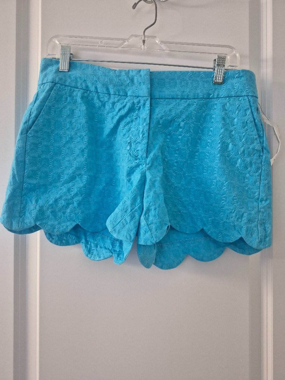 Crown & Ivy Shelby Slim Fit Blue Scalloped Textured Shorts